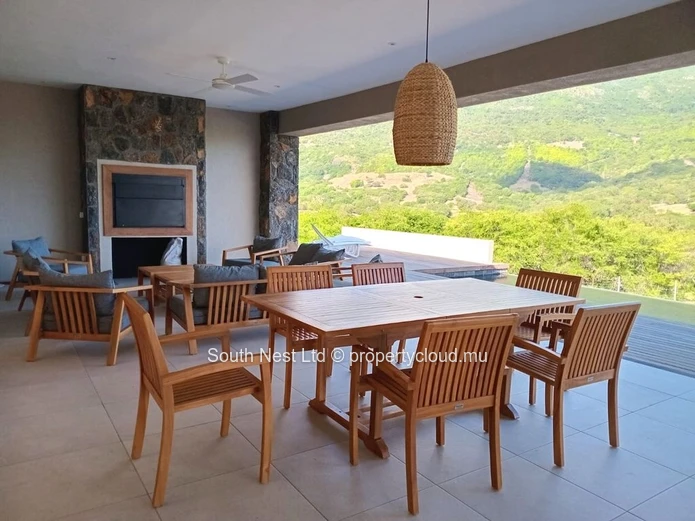 Villa contemporaine de luxe avec vue panoramique sur Le Morne – Rivière Noire