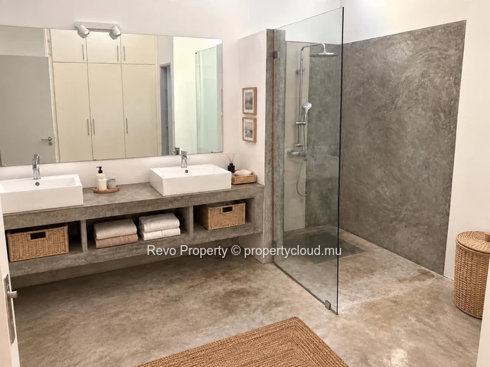 Your Pereybere Home, Just Steps from the Beach