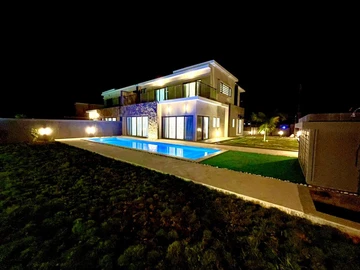 4 Bedroom Villa