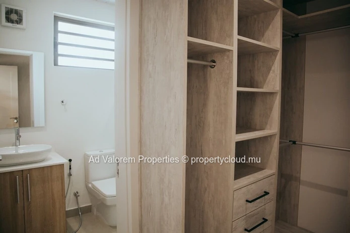 Brand-New Apartment with Sea View & Rooftop – First Floor in Flic-en-Flac