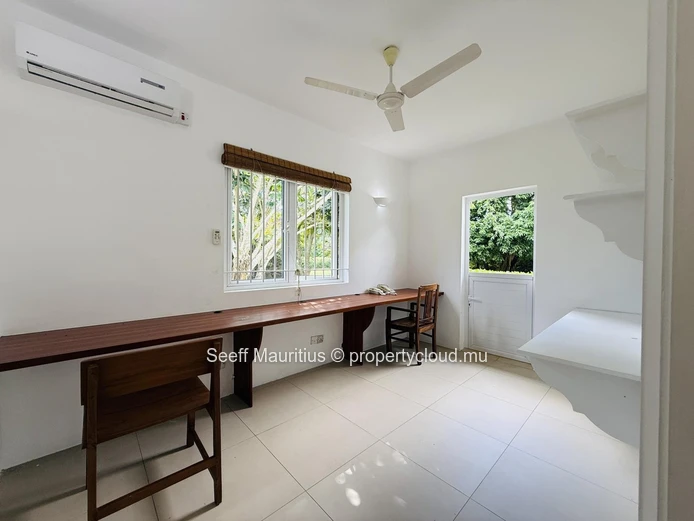 Exceptional 4-Bedroom Ensuite House on an Expansive Estate