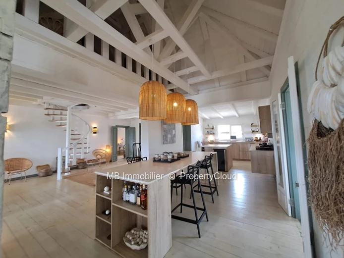 Villa for sale.