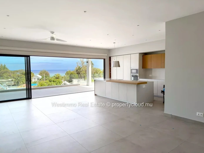 TAMARIN - Penthouse for sale with 3 bedrooms and a spacious area of 333 m²