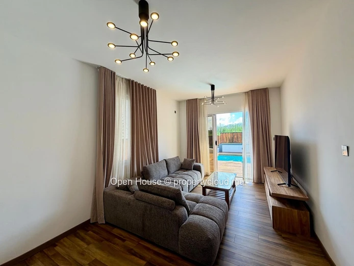 4-Bedroom Furnished Villa with Private Pool in Trou aux Biches