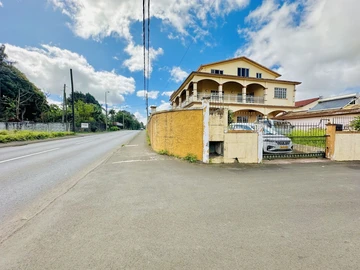 10 Bedroom House
