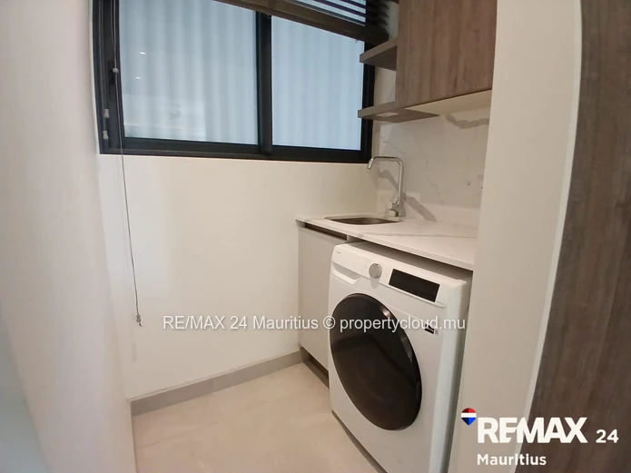 Luxury Coastal Living in Mont Choisy - Elegant Ground Floor Apartment Minutes from the Beach & Golf