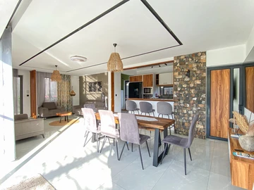 4 Bedroom Villa