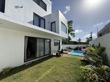 5 Bedroom Villa