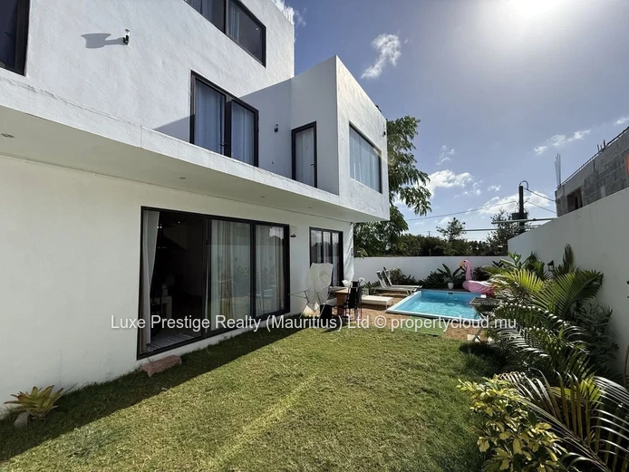 Villa Moderne et Spacieuse de 5 Chambres avec Piscine à Grand Baie  