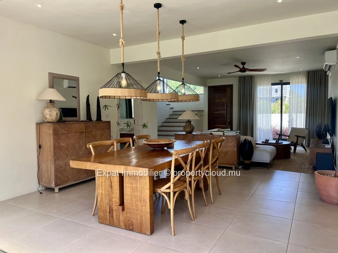 Disponible à la vente – Villa moderne avec piscine individuelle à Chemin Vingt Pied – Grand Baie – Accessible uniquem...