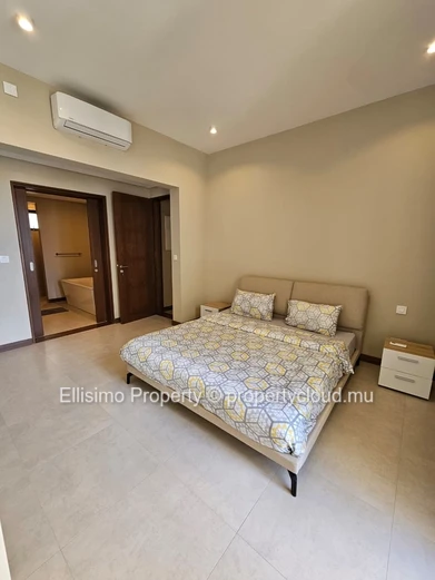 À vendre – Penthouse 2 chambres ensuite | Pointe aux Canonniers