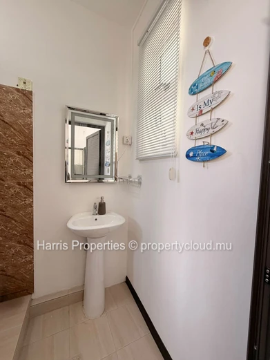 Charming First-Floor Apartment for Rent in Pereybere 