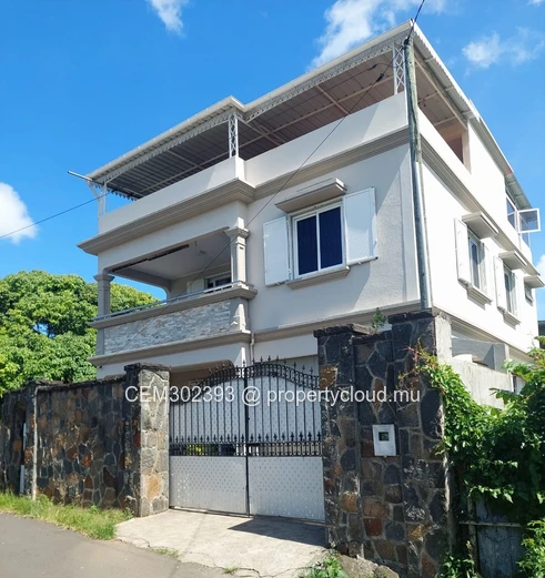 House for sale in Rose Hill near Beau Bassin