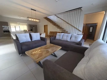 5 Bedroom Villa