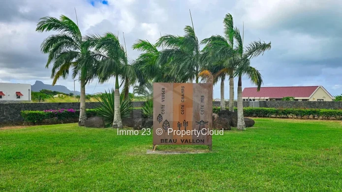 Terrain r00e9sidentiel - 954.5m2 - Beau Vallon - Ref. TE93858VE