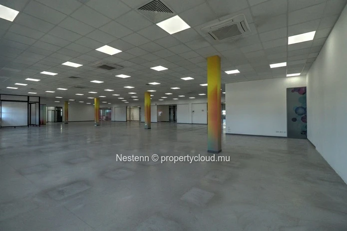 Modern offices in strategic location and excellent accessibility
