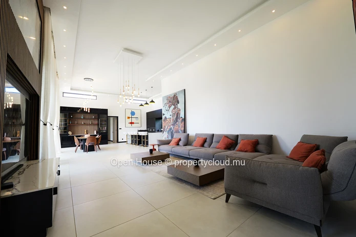 Villa PDS à vendre à Grand Baie, 492m² habitables, terrain 851m², 4 chambres, piscine privée, caractéristiques extéri...