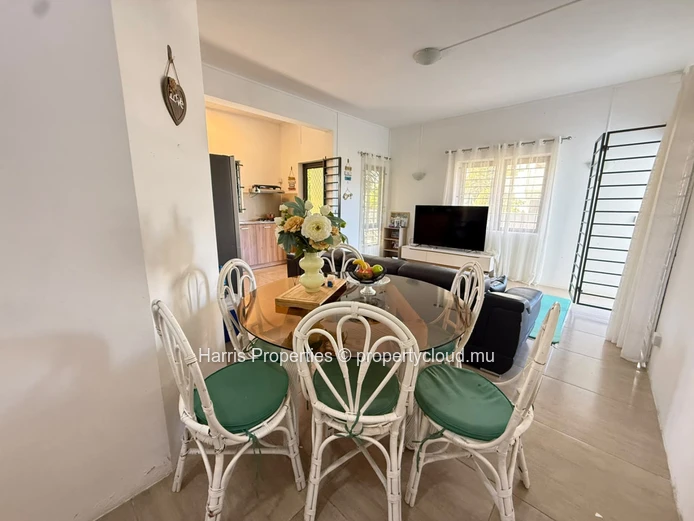 Appartement meublé au rez-de-chaussée à louer à Mon Choisy