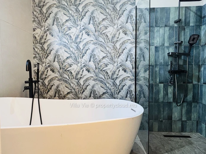 Péreybère - Charmant duplex de 4 chambres avec piscine et garage
