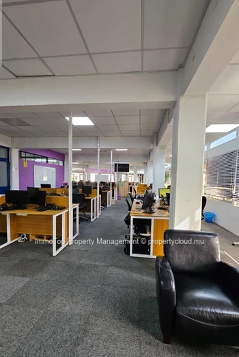 ESPACES DE BUREAUX À LOUER à QUATRE BORNES