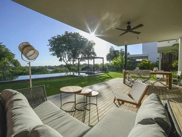 4 Bedroom Villa