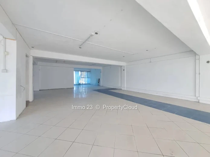 Emplacement commercial - 196m2 - Curepipe