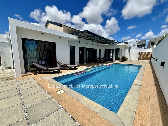 Single-Storey Villa, 3 Bedrooms, Spacious Areas And Swimming Pool (12 M) – Pereybere