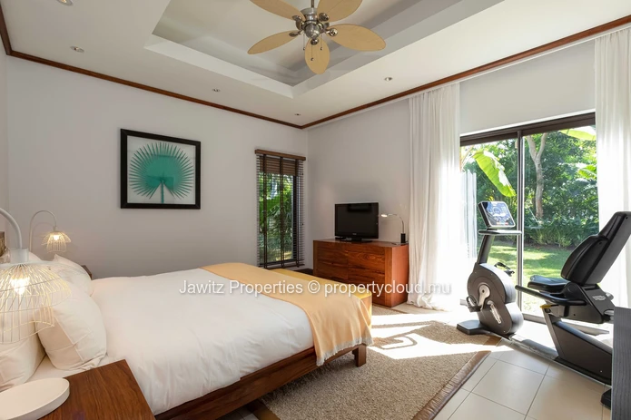Exceptional villa ideally located in the Solaia neighbourhood with view of the lagoon