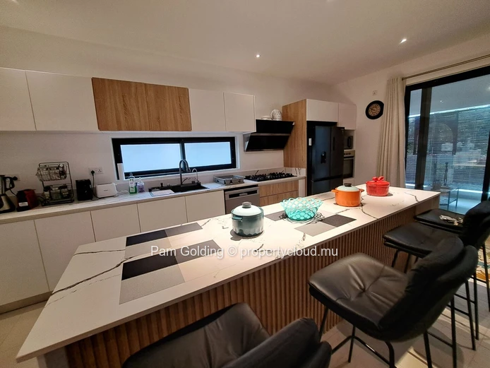 Trou aux Biches - Appartement à louer - Pam Golding Mauritius