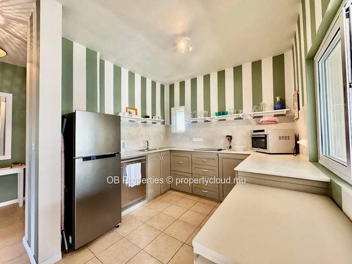 Charmant Penthouse avec Terrasse Privative au Cœur de Bain Bœuf