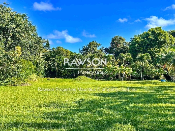 TERRAIN RESIDENTIEL A VENDRE – 1 798 m² Construisez Votre Maison de Rêve – Terrain de 1 798 m²