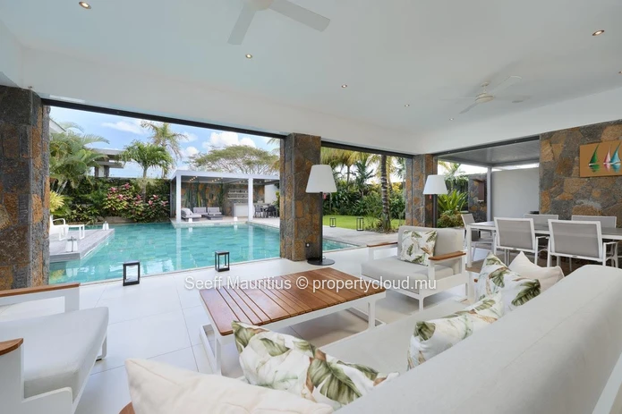 Villa de Luxe avec Piscine Chauffée et Domotique