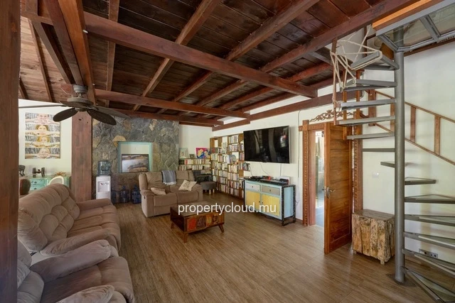 A vendre magnifique villa dans une residence accessible aux etrangers à Pereybere.