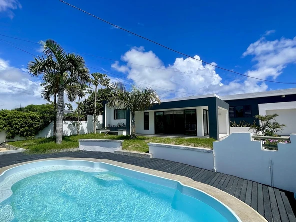 Pereybère - 5-bedroom family house with private pool