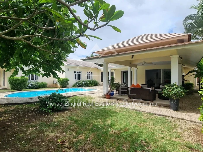 Elegant 4-Bedroom Villa with Pool in Black River