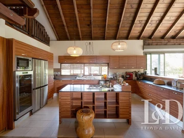 4 Bedroom Villa