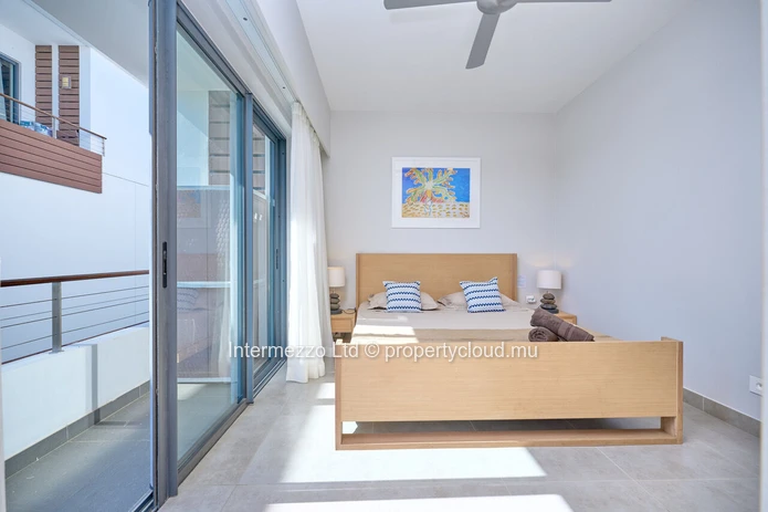 Walk to the Beach: 2-Bed Apartment in Mont Choisy