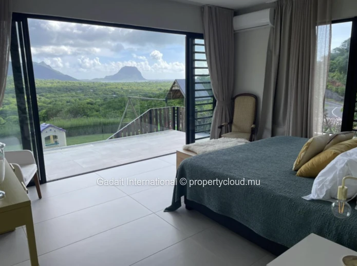 For Rent – Magnificent Luxury Villa in Domaine de Palmyre | Breathtaking Le Morne Views, West Coast of Mauritius