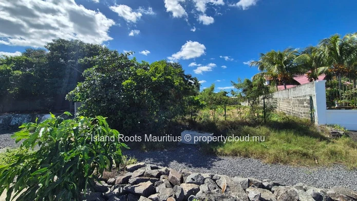 Beachfront residential land for sale in Baie du Tombeau 