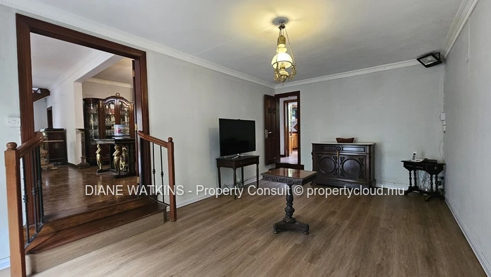 Maison Spacieuse de 4 Chambres à coucher à vendre à Curepipe