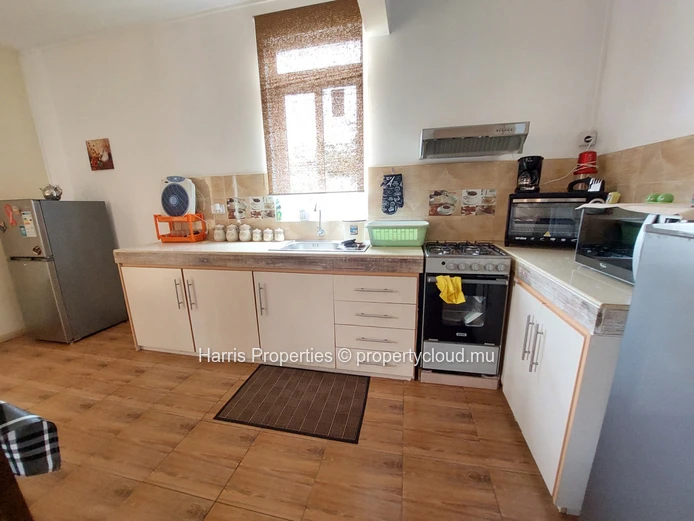 Appartement meublé au premier étage à louer à Vale