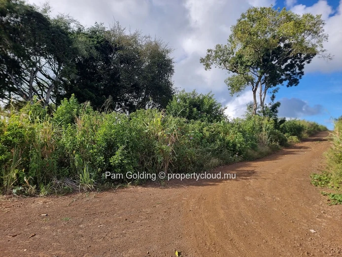 6233.17m2 Vacant Land situated in Piton