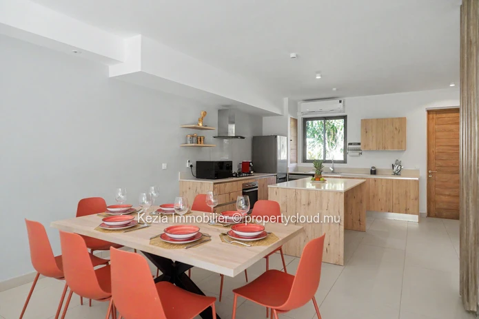 Contemporary Duplex Facing The Barachois