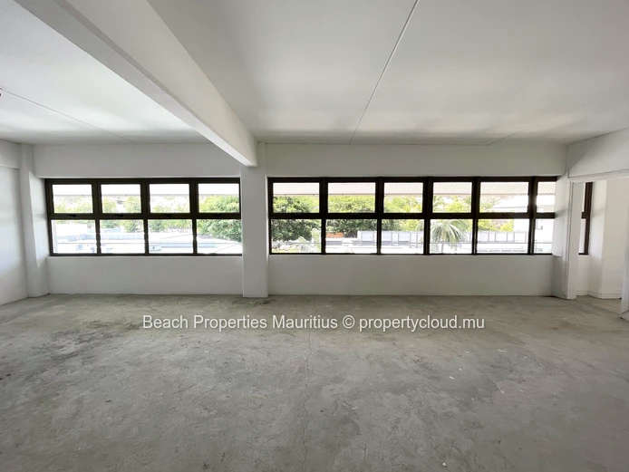 Spacious 99 m² Flexible Office for Rent