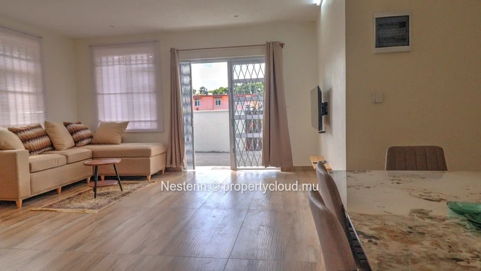 New, nicely furnished duplex 