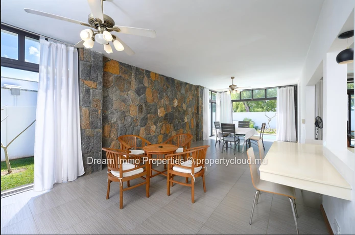 Seafront! Stunning 4-Bedroom Villa With Sea & Mountain Views In Belle Mare - Mauritius