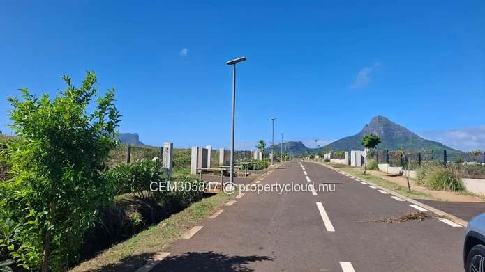 Terrain Résidentiel à Vendre – Magenta Parkside, Quartier A  17 Perches 