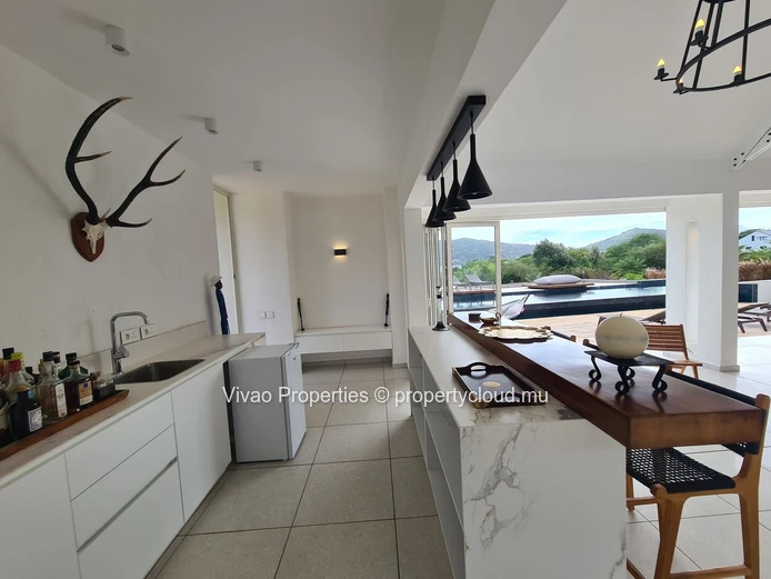 Villa Luxe Côte Ouest - Rs 80M - Piscine Infinie sur Deck - 3+ Chambres - Terrasse Réception - Morcellement Sécurisé