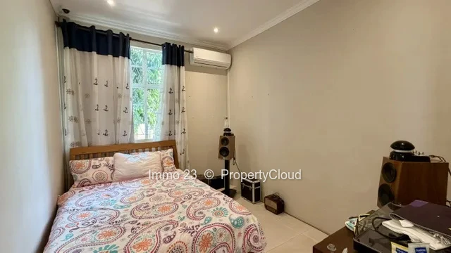 Houses / Villas - 4 bedrooms - Beau Bassin
