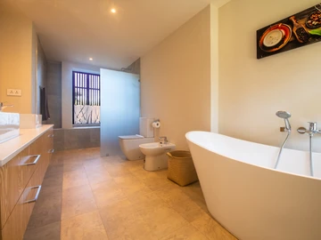 Expertly interior designed, a fabulous fully furnished modern villa ready to move.